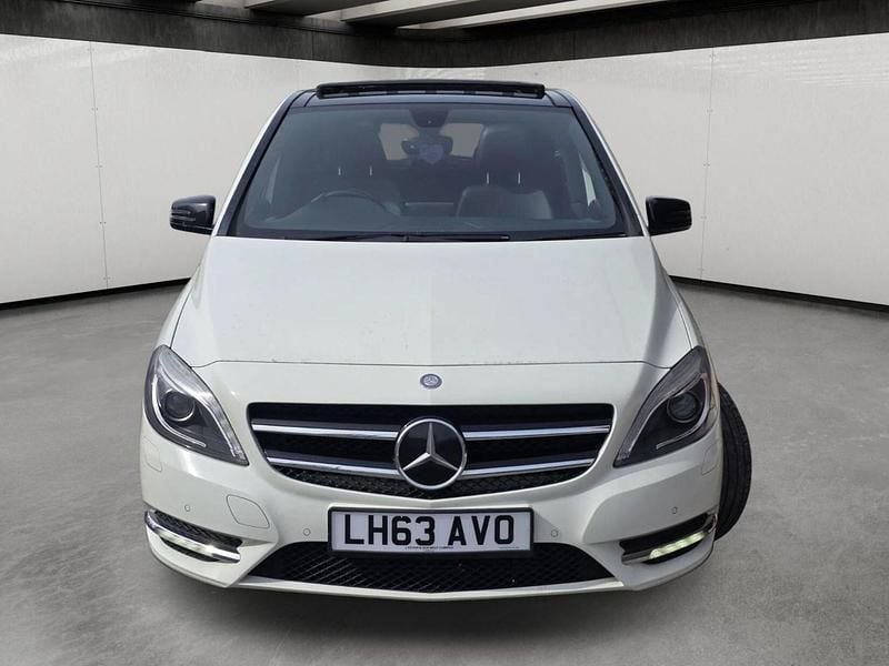 Used Mercedes B180 2013 White MPV