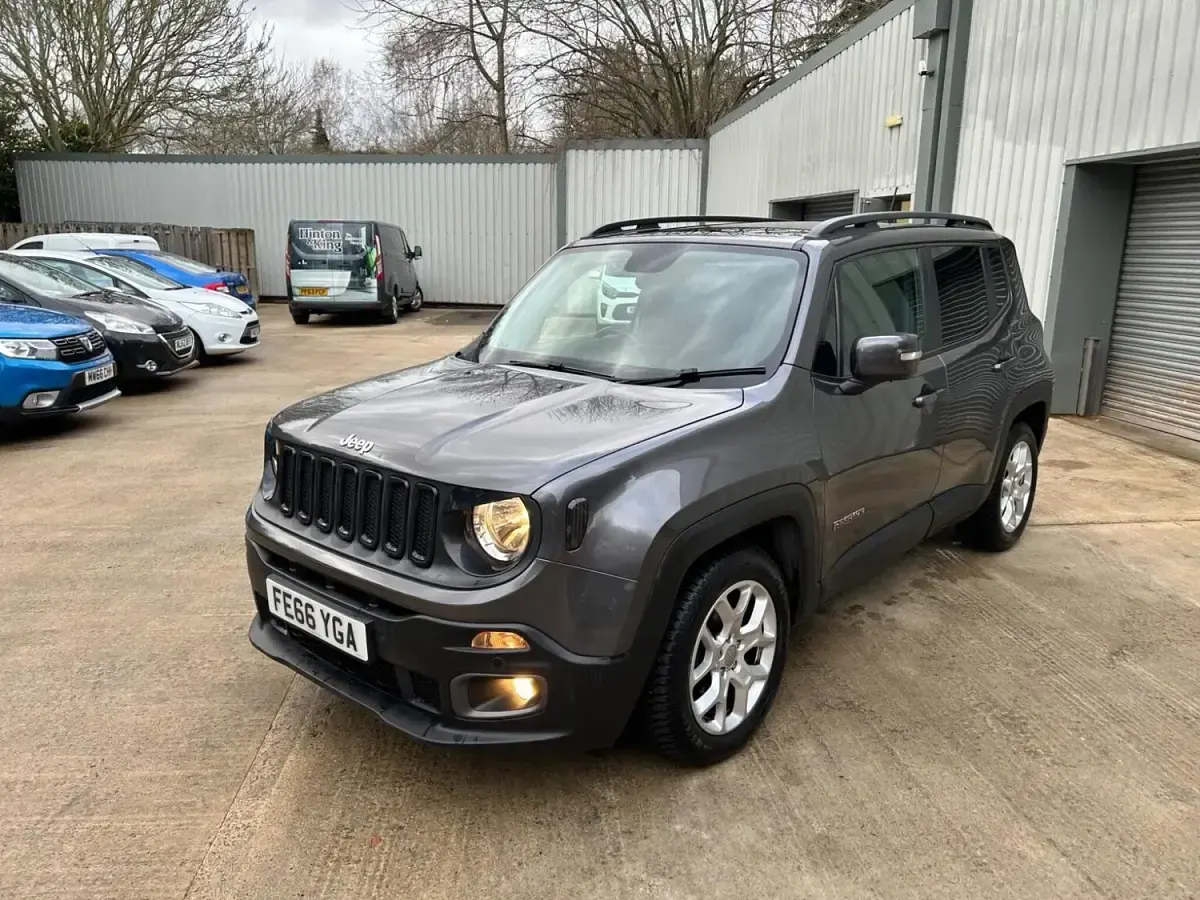 Usado Jeep Renegade Longitude 170 CV (125 kW) 2016 Gris SUV