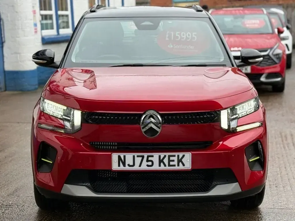 Nuevo Citroën C3 PureTech 101 CV (74 kW) 2025 Rojo SUV