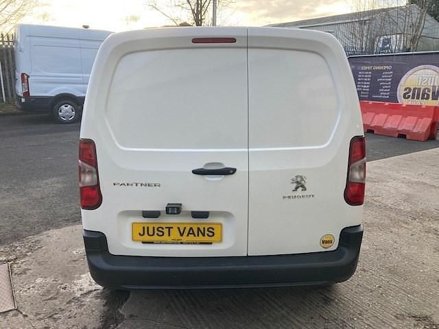 Used Peugeot Partner 2021 White MPV