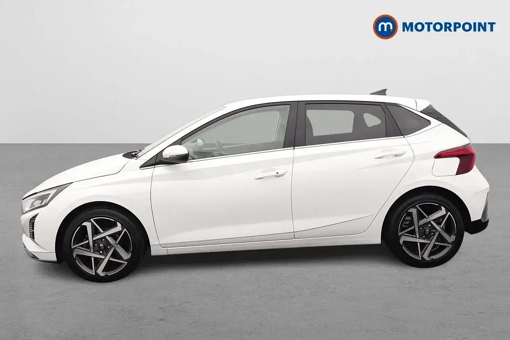 Used Hyundai i20 Ultimate 101 HP (74 kW) 2025 White Hatchback