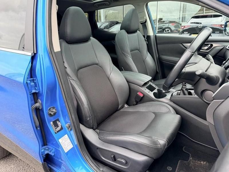 Used Nissan Qashqai Tekna 115 HP (84 kW) 2017 Blue SUV