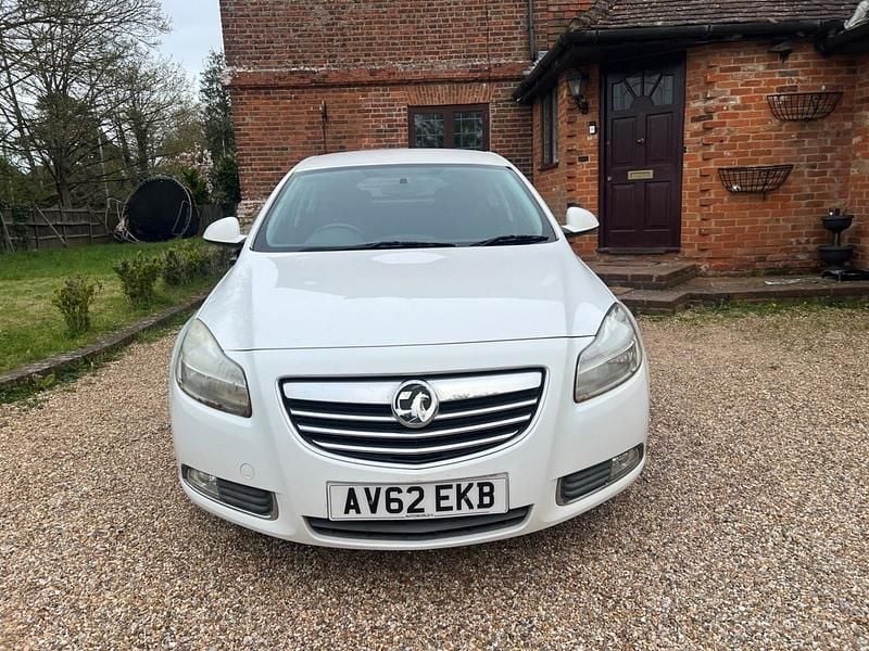 Używany Vauxhall Insignia 160 KM (117 kW) 2012 Biały Hatchback