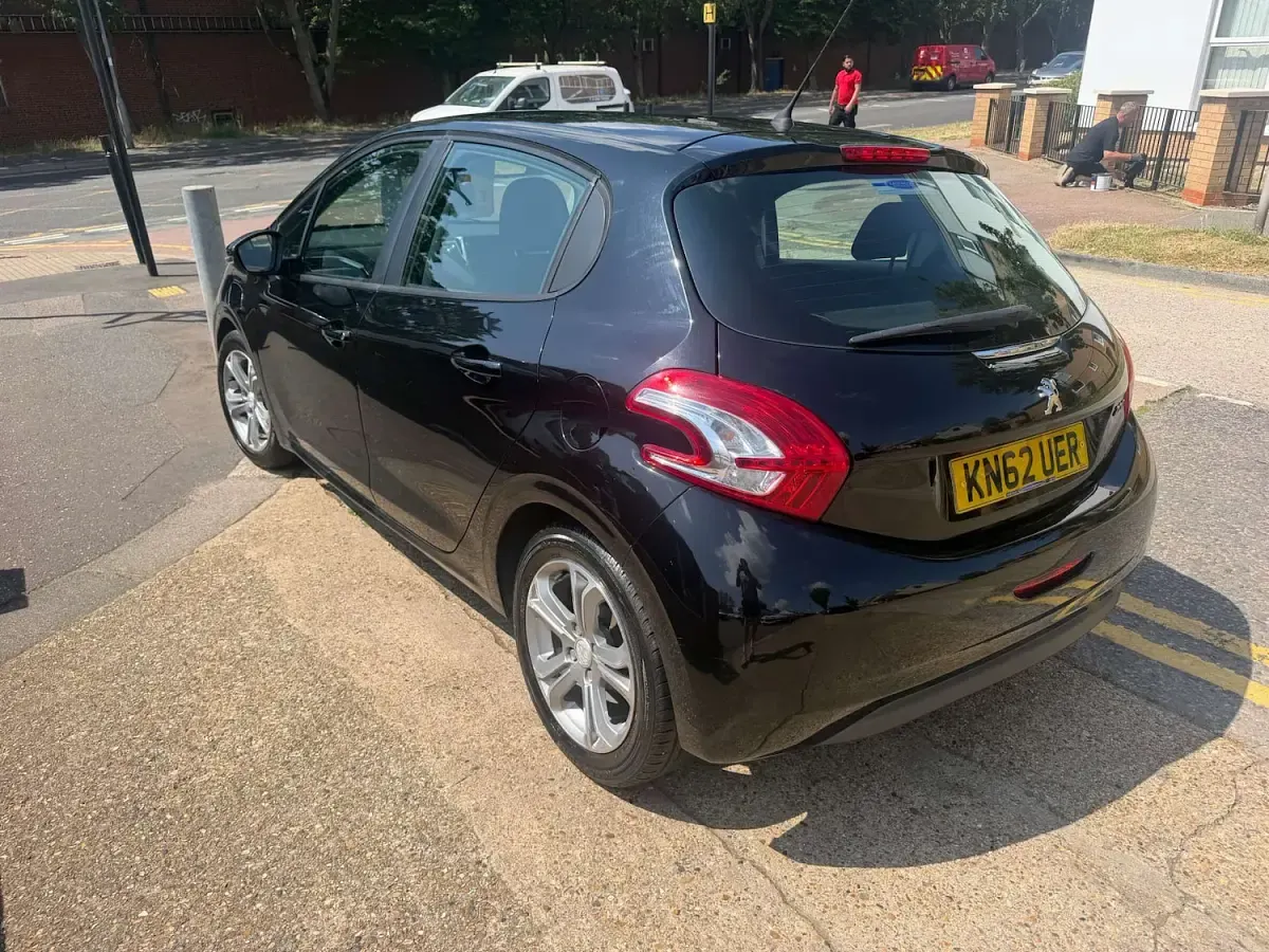Used Peugeot 208 Active 82 HP (60 kW) 2012 Black Hatchback