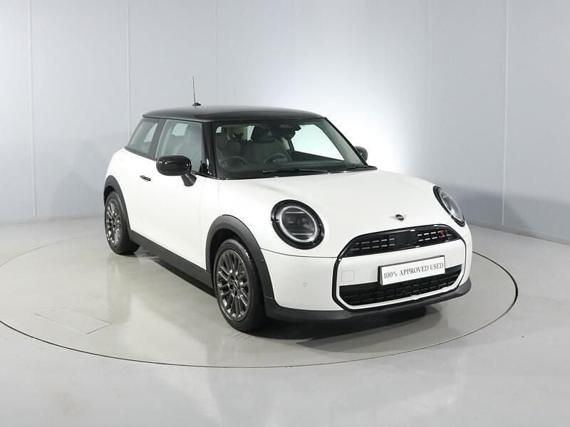 White Used 2024 Mini Cooper S Hatch Hatchback | £27,490 (Expensive) - Image 1/4
