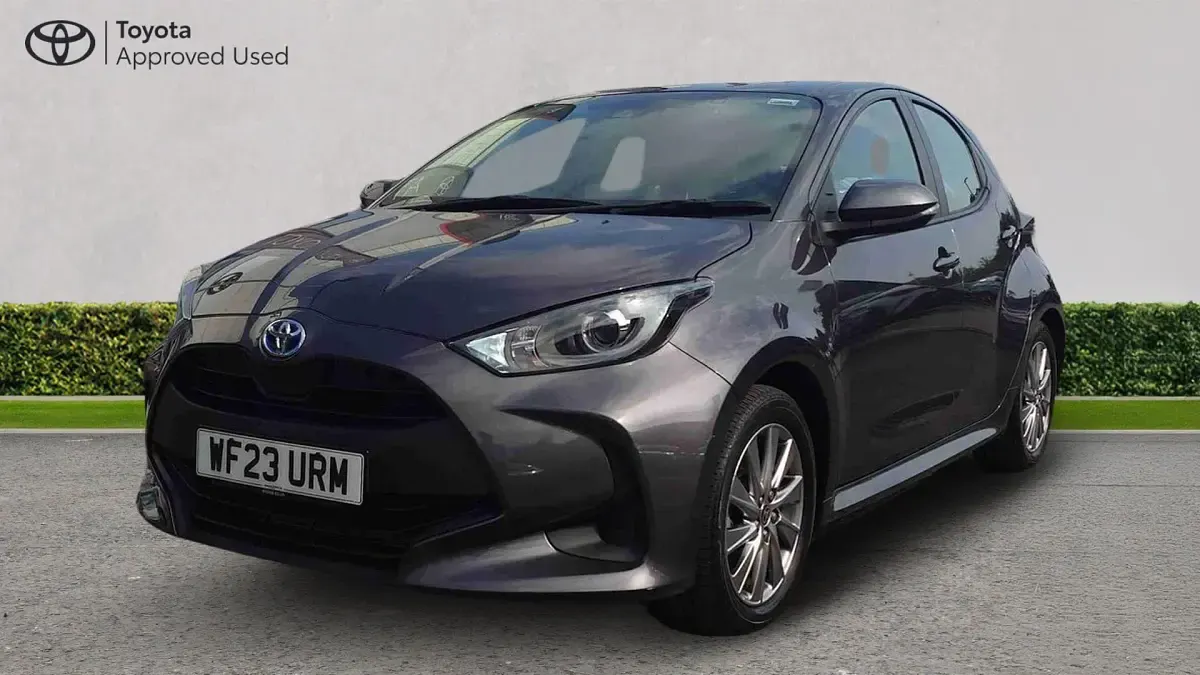 Used Toyota Yaris 116 HP (85 kW) 2023 Decuma grey Hatchback