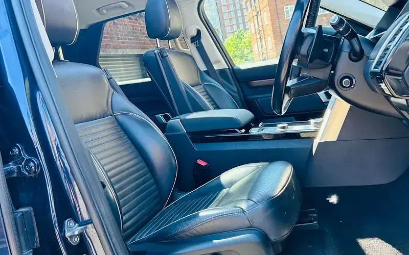 Used Land Rover Discovery HSE 306 HP (225 kW) 2018 Blue SUV