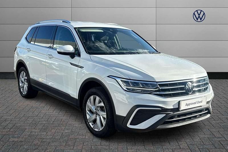 White Used 2022 VW Tiguan Allspace Life SUV | £21,990 (Fair price) - Image 1/4