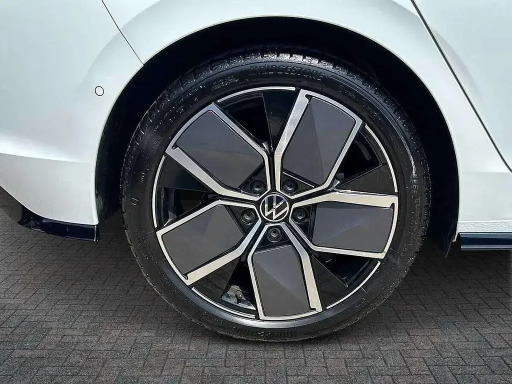 Used VW Golf VIII Black Edition 150 HP (110 kW) 2025 White Hatchback
