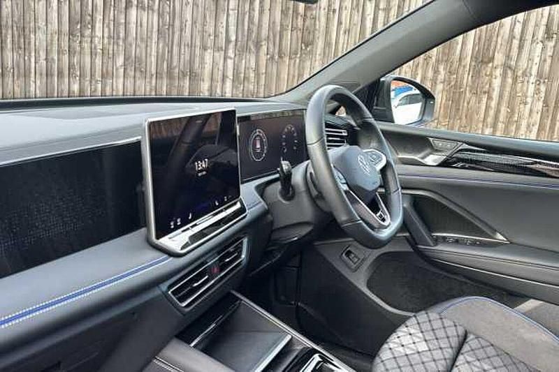 Used VW Tiguan R-line 204 HP (150 kW) 2024 Black SUV