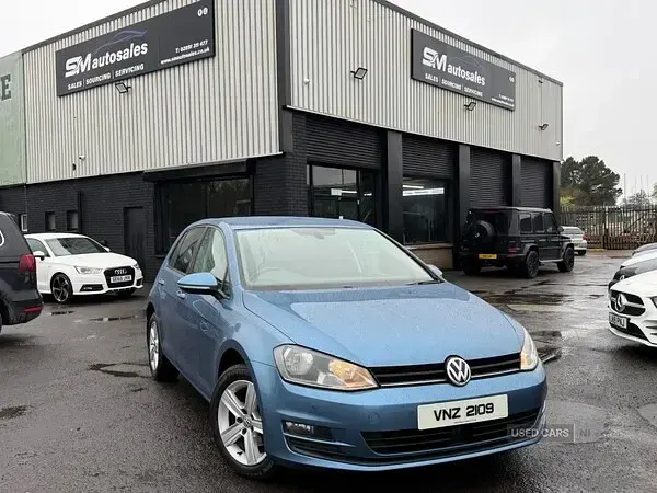 Used VW Golf VII Match 105 HP (77 kW) 2015 Blue Hatchback