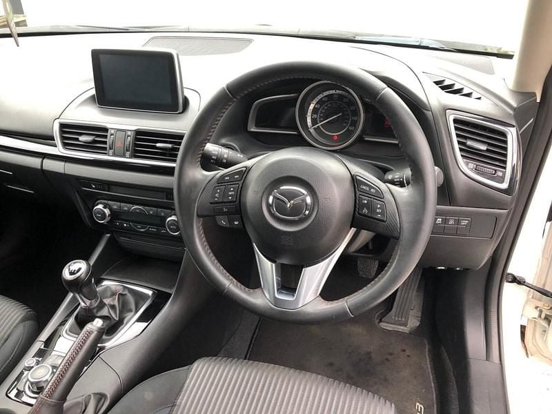 Begagnad Mazda 3 165 HK (121 kW) 2015 Vit Halvkombi
