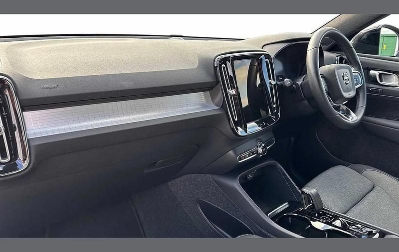 Used Volvo XC40 Plus 161 HP (118 kW) 2023 Blue SUV