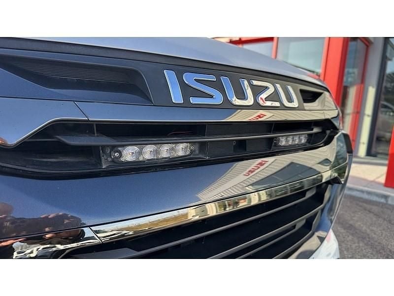 Used Isuzu D-Max 163 HP (119 kW) 2023 White Pickup