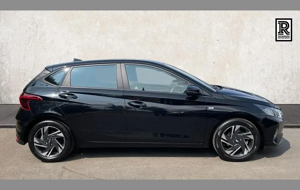 Used Hyundai i20 SE 99 HP (72 kW) 2022 Black Hatchback