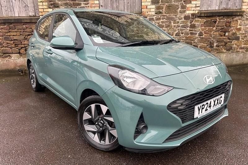 Green Used 2024 Hyundai i10 Advanced Hatchback | £12,495 (Good price) - Image 1/1