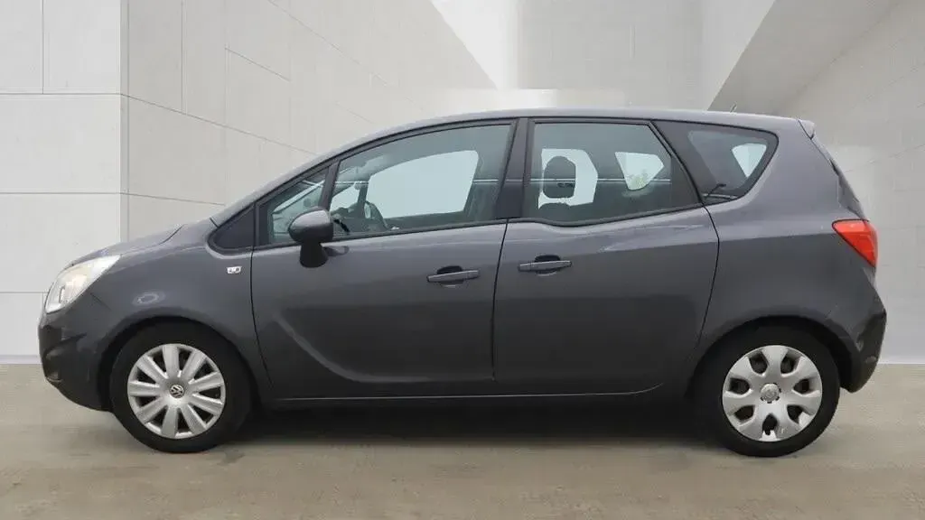 Used Vauxhall Meriva 100 HP (73 kW) 2011 Grey MPV