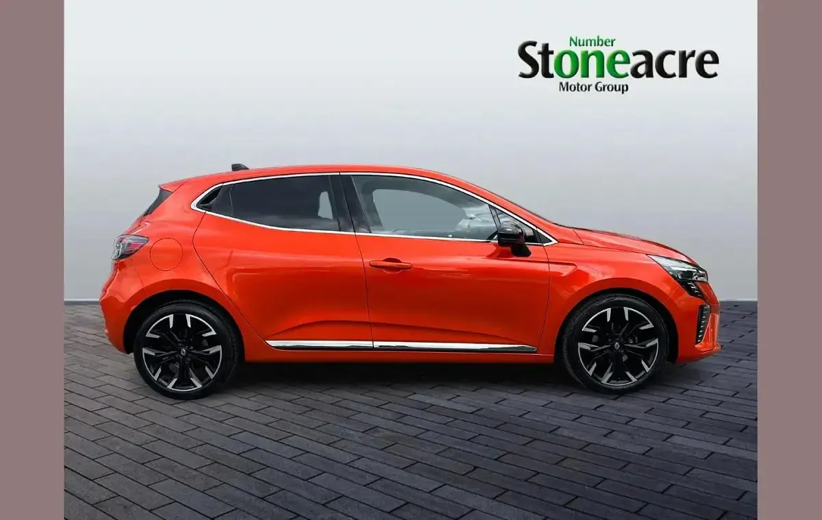 Used Renault Clio Techno 88 HP (64 kW) 2024 Orange Hatchback