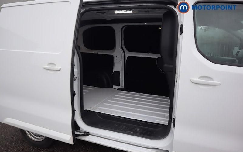 Used Peugeot Expert Premium 144 HP (105 kW) 2022 White Van