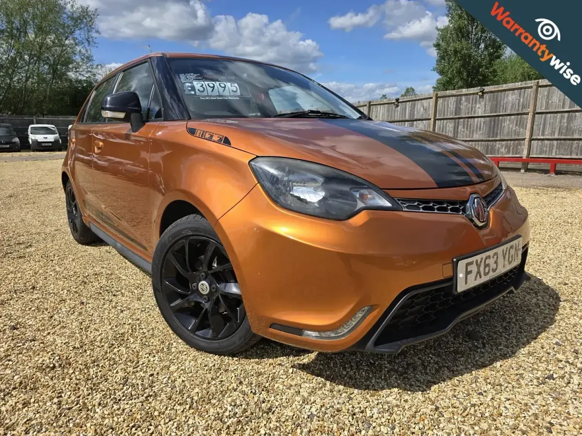Begagnad MG MG3 106 HK (77 kW) 2013 Orange Halvkombi