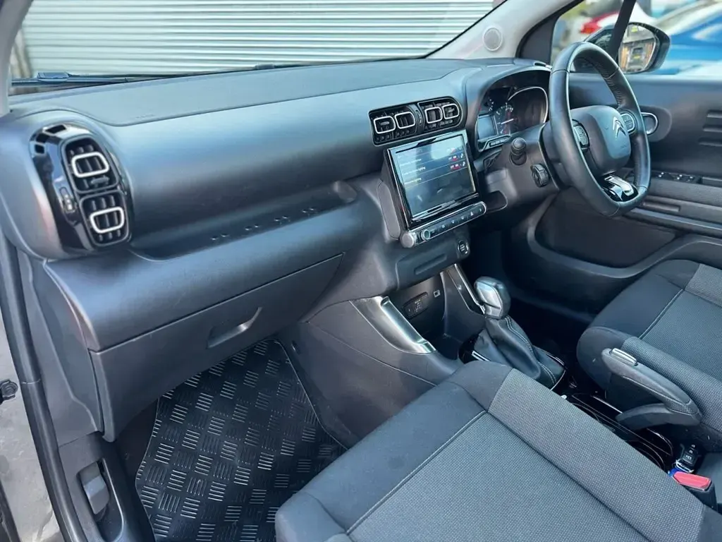 Usado Citroën C3 Aircross PureTech 130 CV (95 kW) 2022 Gris SUV