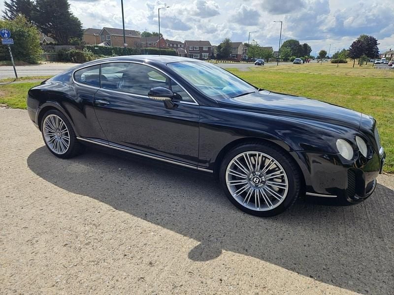 Używany Bentley Continental 600 KM (441 kW) 2008 Czarny Sedan/Limuzyna