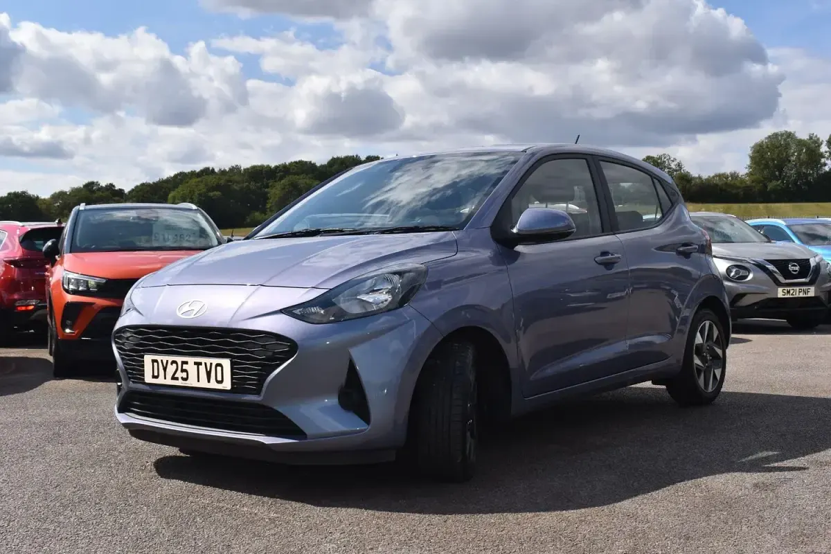 Used Hyundai i10 Advanced 63 HP (46 kW) 2025 Blue Hatchback
