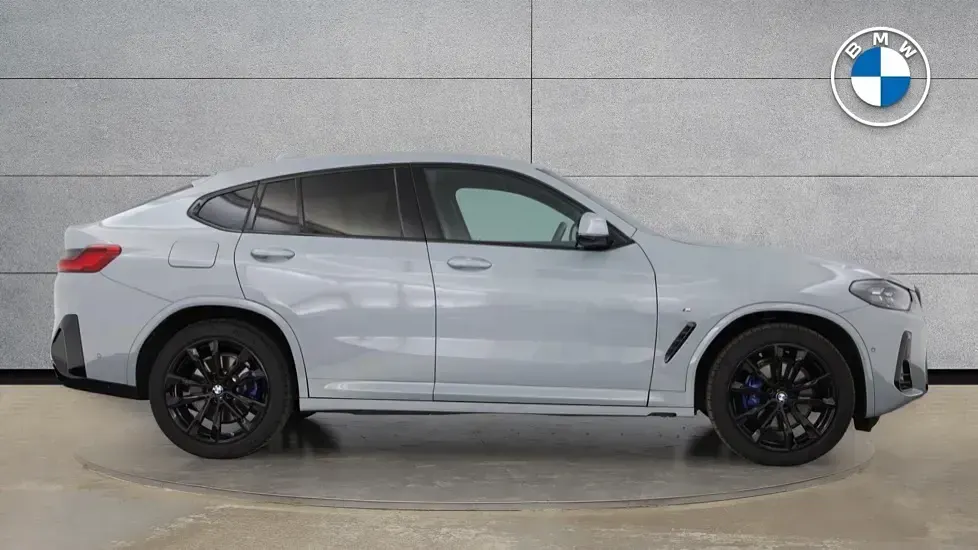 Usado BMW X4 M Sport 187 CV (137 kW) 2025 Gris SUV