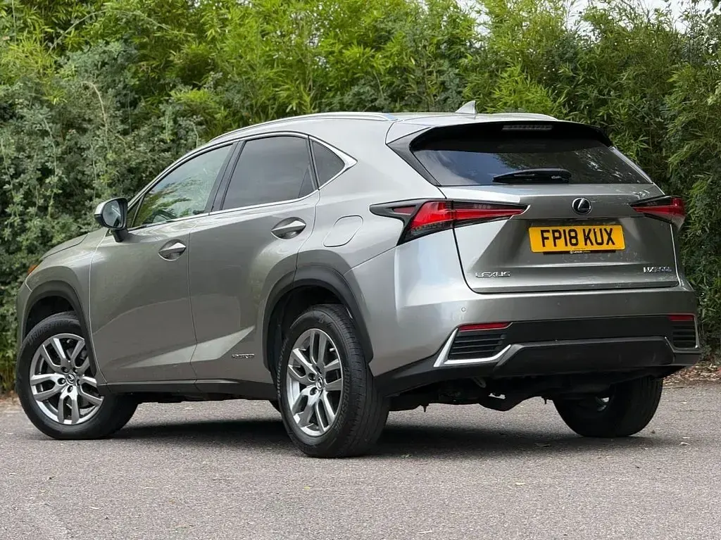 Used Lexus NX300h Luxury Line 196 HP (144 kW) 2018 Silver SUV