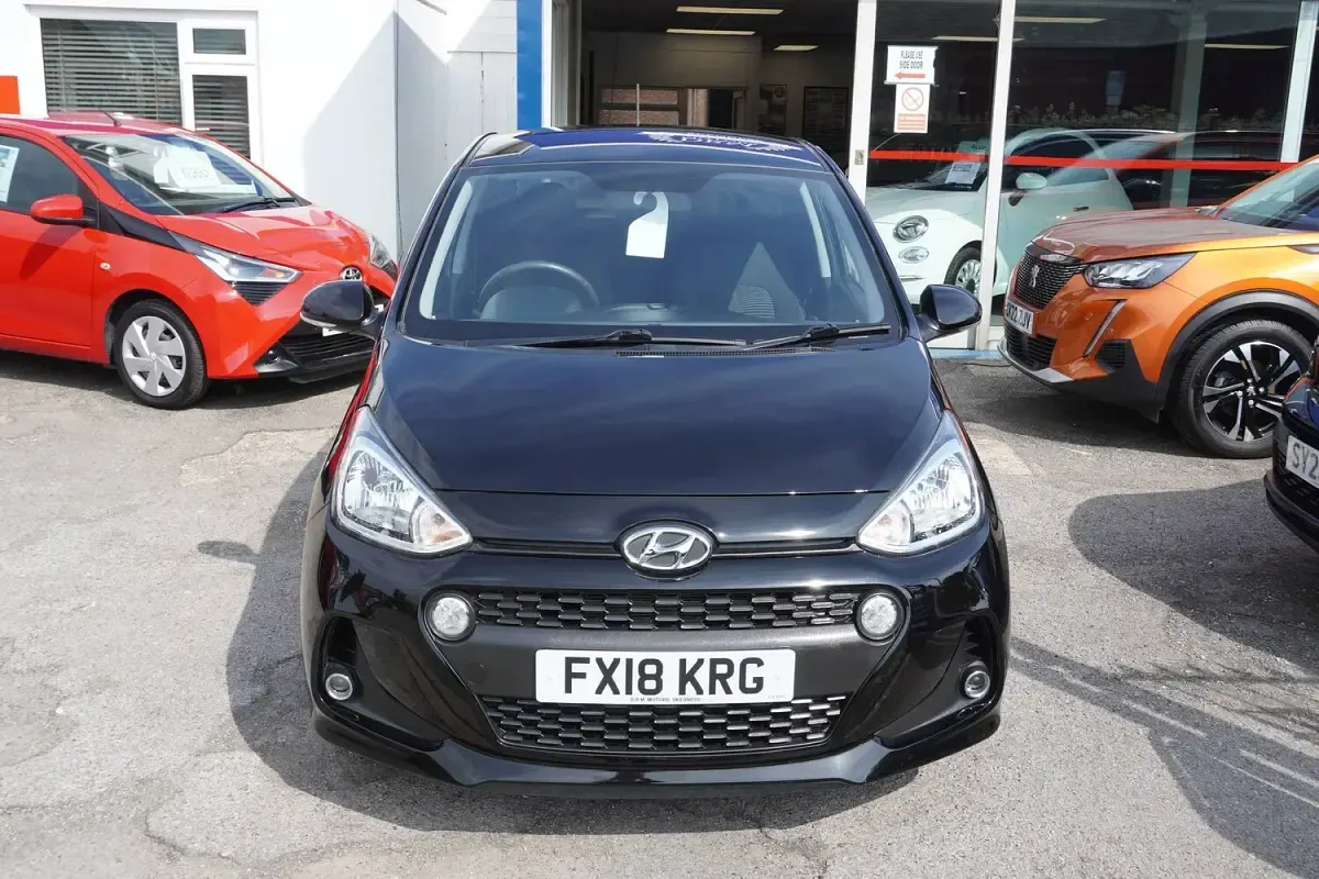 Used Hyundai i10 Premium 87 HP (63 kW) 2018 Black Hatchback