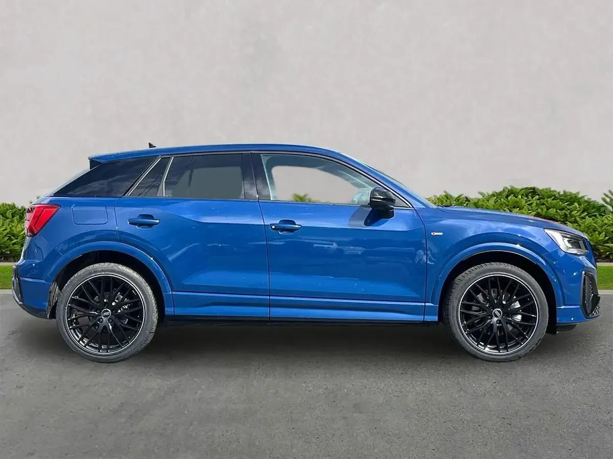 Used Audi Q2 Black Edition 150 HP (110 kW) 2026 Blue SUV