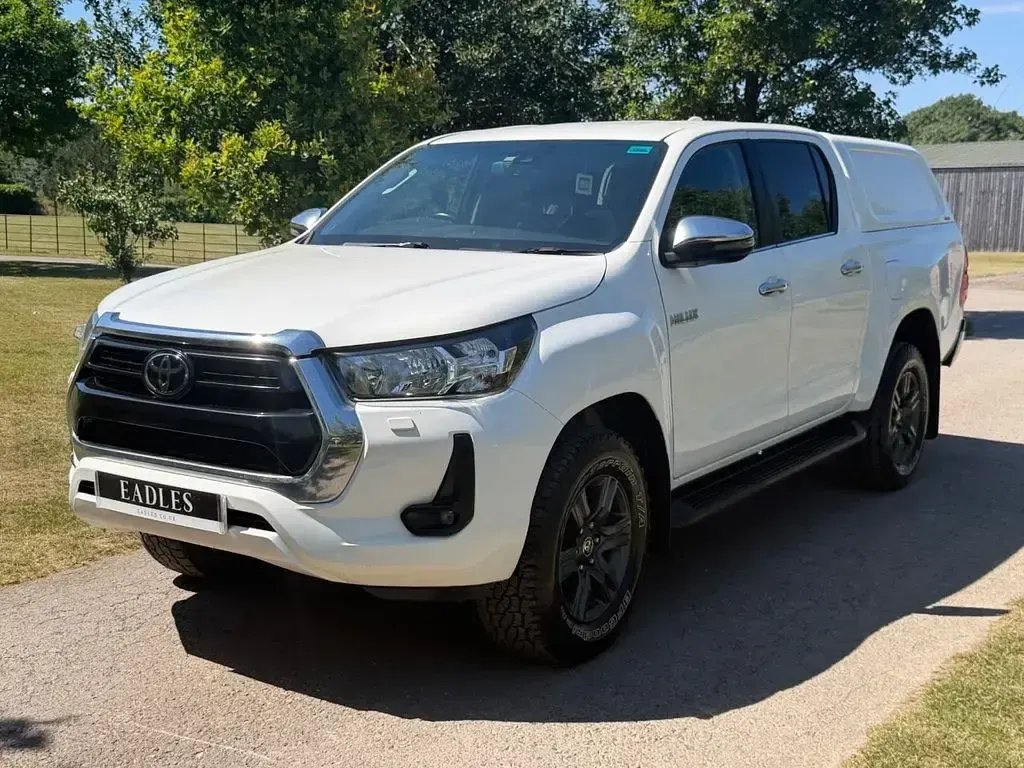 Used Toyota HiLux 150 HP (110 kW) 2022 White Pickup