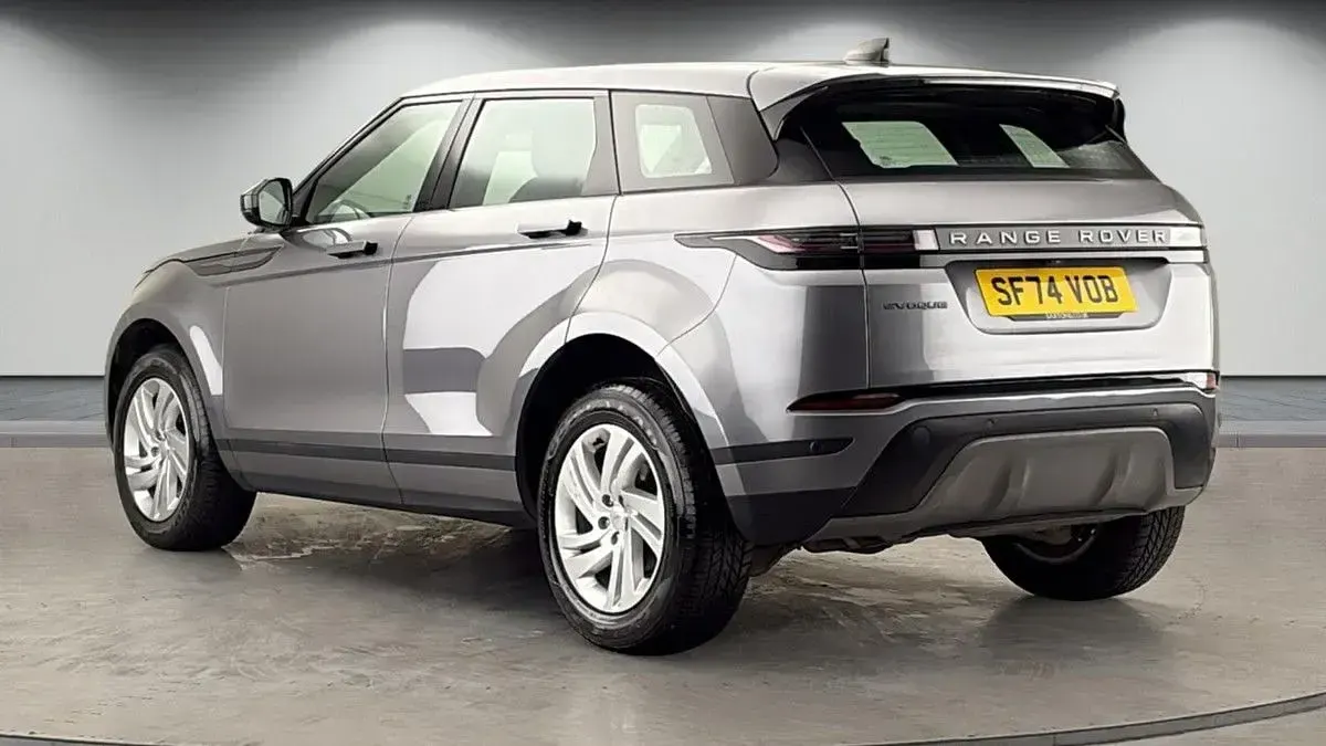 Begagnad Land Rover Range Rover evoque S 163 HK (119 kW) 2024 Grå SUV