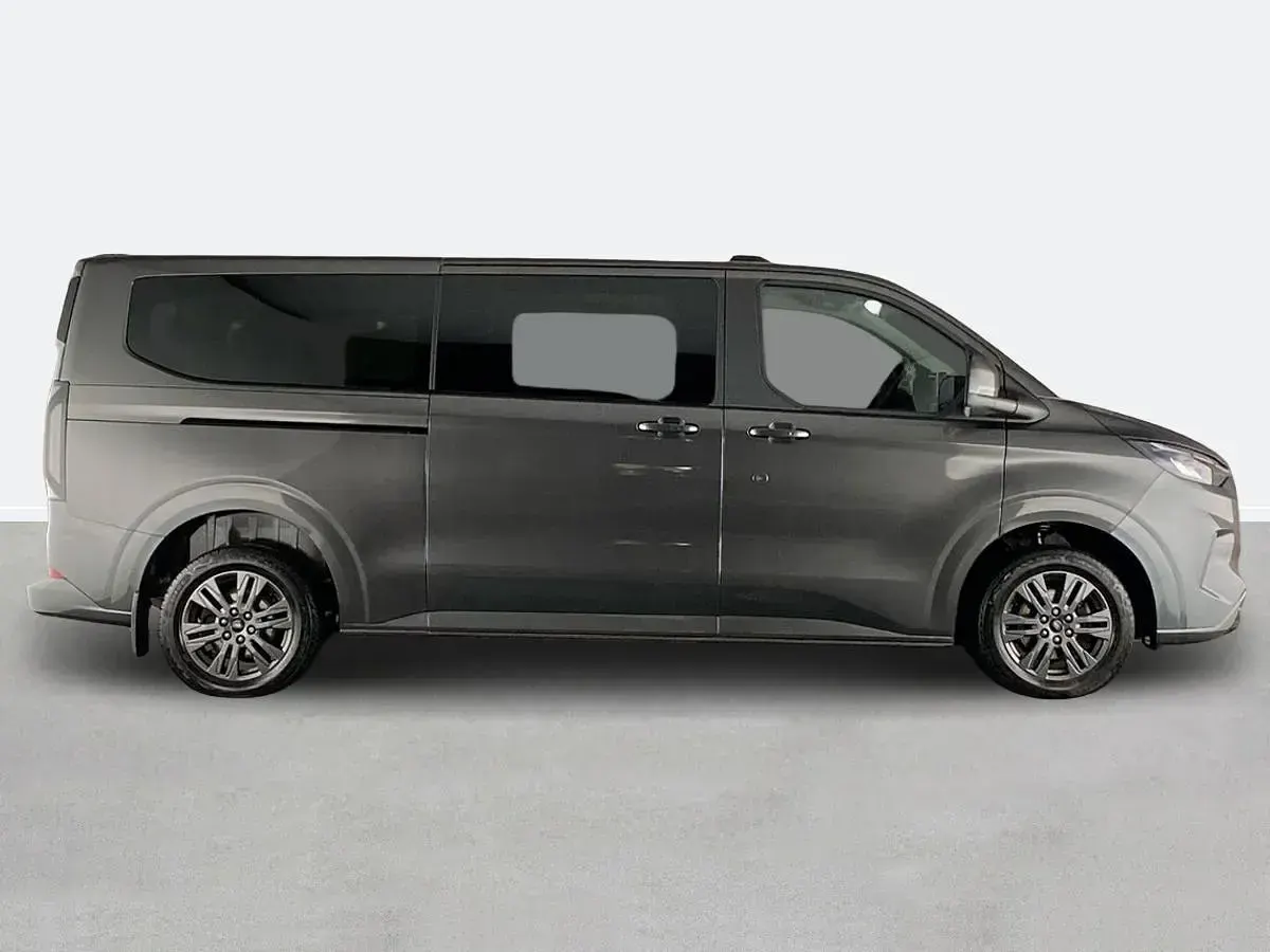 Used Ford Tourneo Custom Titanium 150 HP (110 kW) 2024 Grey Van