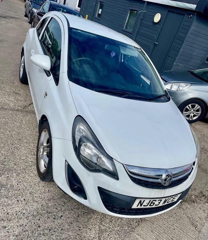Second-hand Vauxhall Corsa 2013 Alb Hatchback
