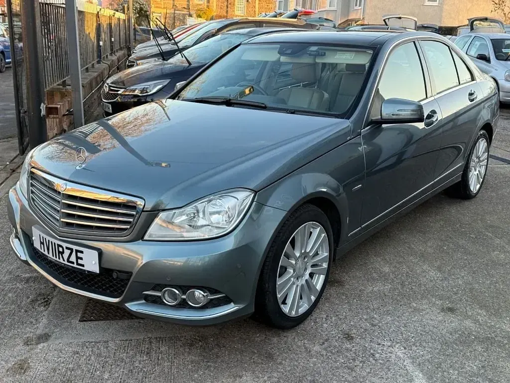 Begagnad Mercedes C220 Elegance 2011 Grå Sedan