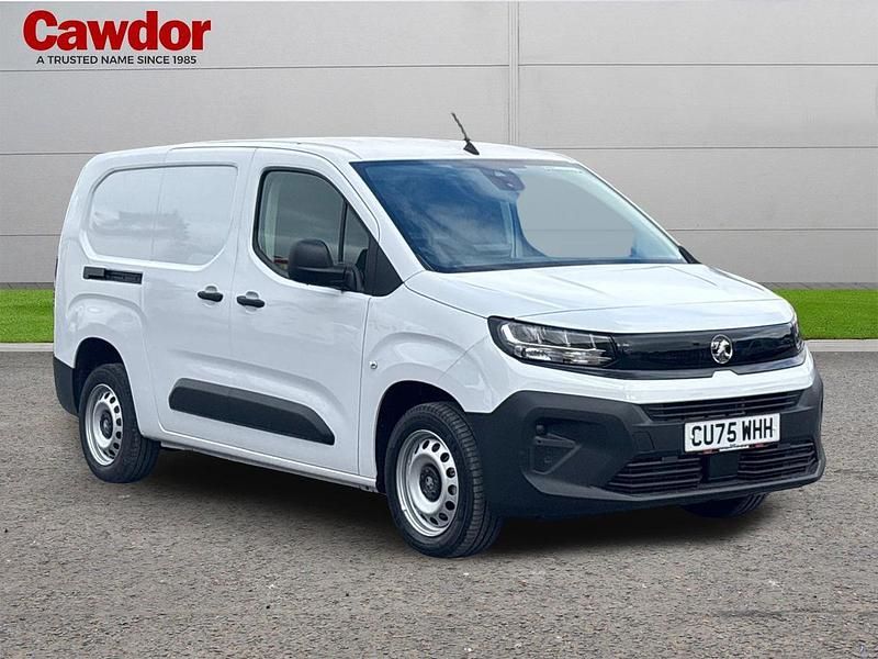 White New 2025 Vauxhall Combo MPV | £19,995 (Fair price) - Image 1/4