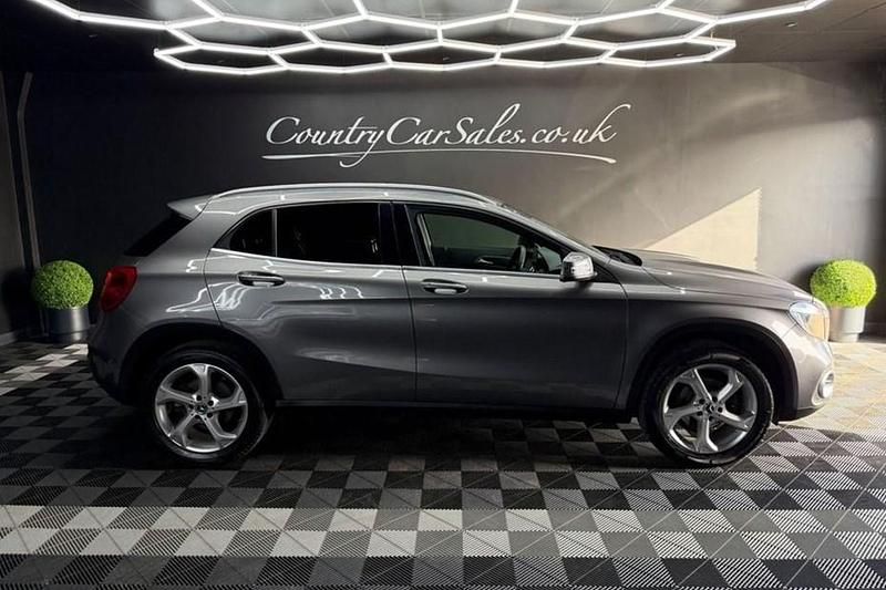 Used Mercedes GLA200 Executive 156 HP (114 kW) 2018 Grey SUV