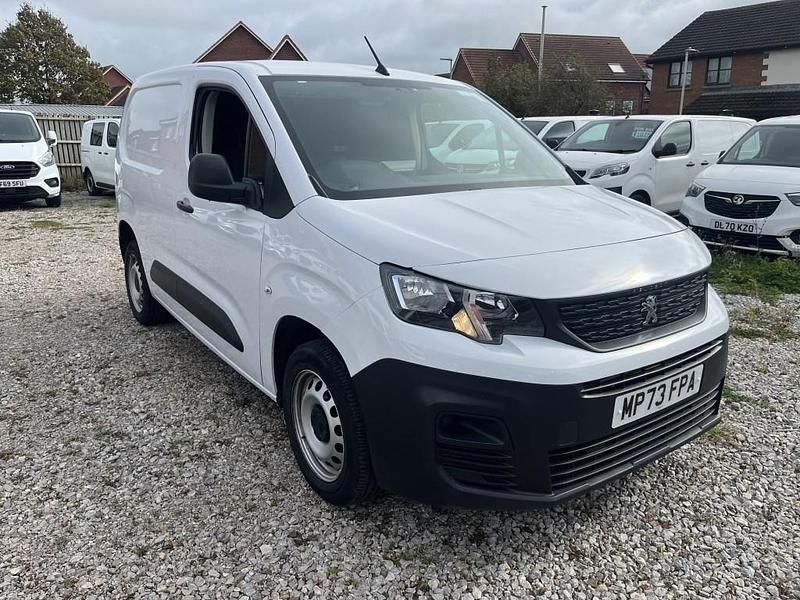 Used Peugeot Partner Premium 2024 White MPV