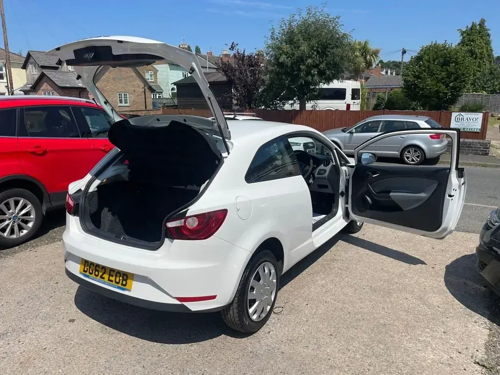 Used Seat Ibiza Sport 105 HP (77 kW) 2012 White Coupe