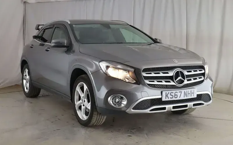 Usado Mercedes GLA200 136 HP (100 kW) 2019 SUV