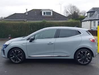 New Renault Clio V Techno 143 HP (105 kW) 2025 Grey Hatchback