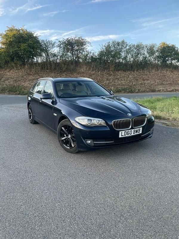 Blue Used 2010 BMW 520 Estate | £3,065 (Fair price) - Image 1/4