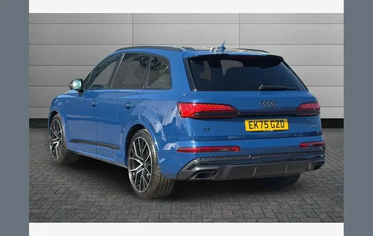 Used Audi Q7 Black Edition 286 HP (210 kW) 2025 Ascari blue SUV