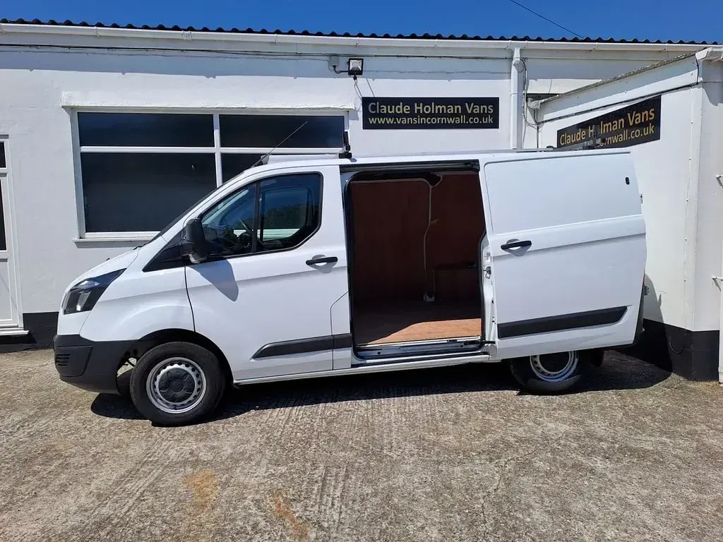 Used Ford Transit Custom 104 HP (76 kW) 2017 White Van