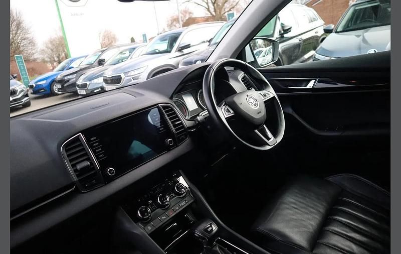 Used Skoda Karoq SE L 147 HP (108 kW) 2018 White SUV