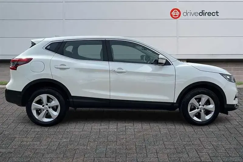 Used Nissan Qashqai Acenta Premium 115 HP (84 kW) 2019 White SUV