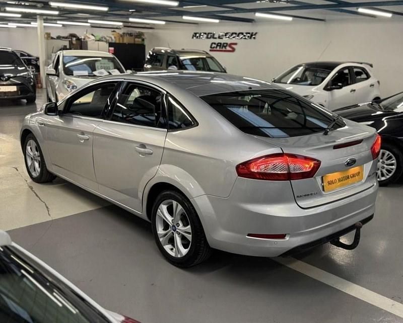 Used Ford Mondeo Titanium 163 HP (119 kW) 2012 Silver Hatchback