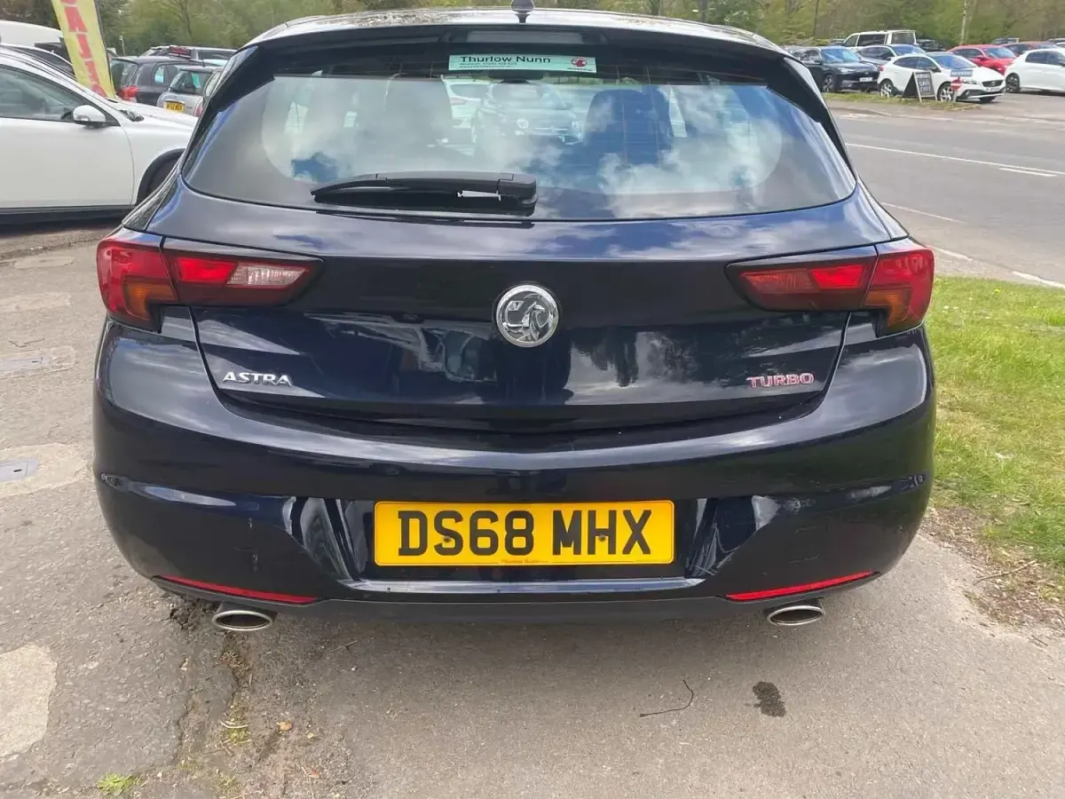 Second-hand Vauxhall Astra Elite 200 CP (147 kW) 2018 Albastru Hatchback