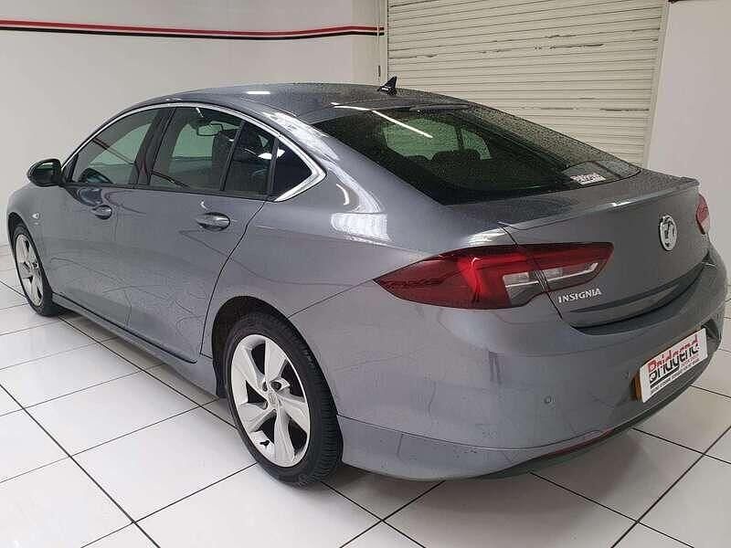 Used Vauxhall Insignia SRi 140 HP (102 kW) 2019 Grey Hatchback